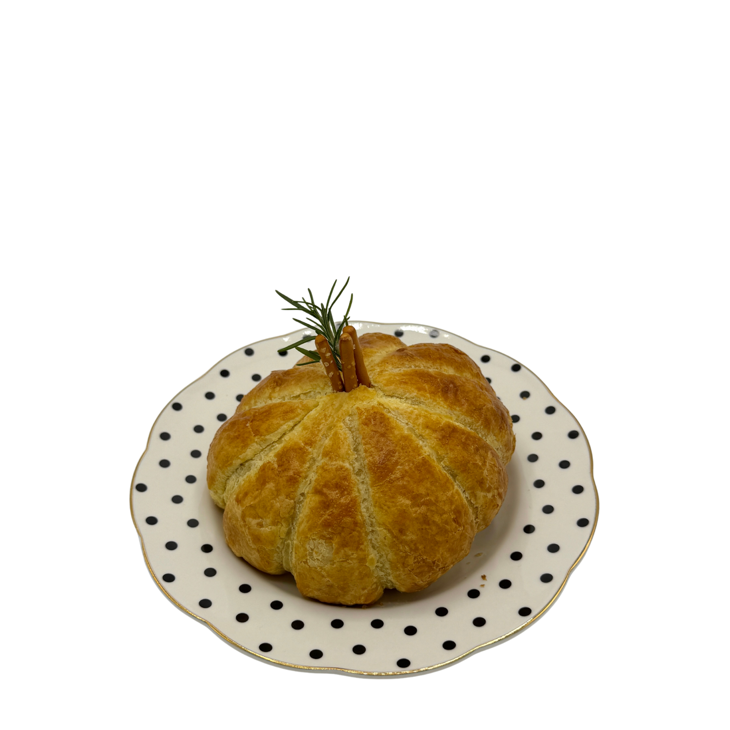 Queso Brie Envuelto en Pasta Milhoja en Forma de Pumpkin