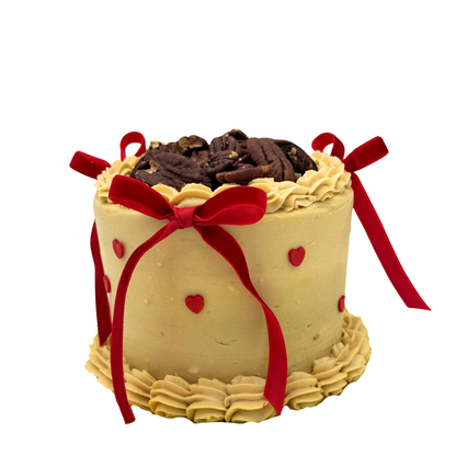 Mini Pastel de Banano con Frosting de Caramelo y Pecanas Valentines